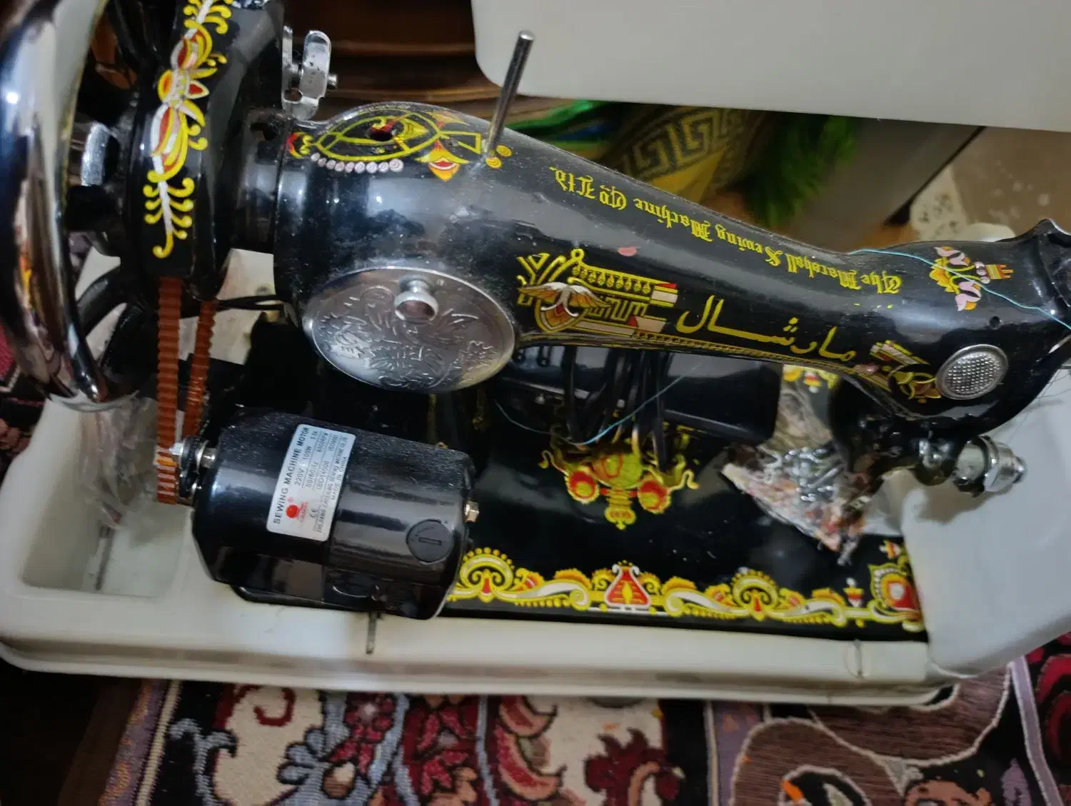 چرخ قدیمی با دینام|چرخ خیاطی و ریسندگی|قصرقند, |دیوار