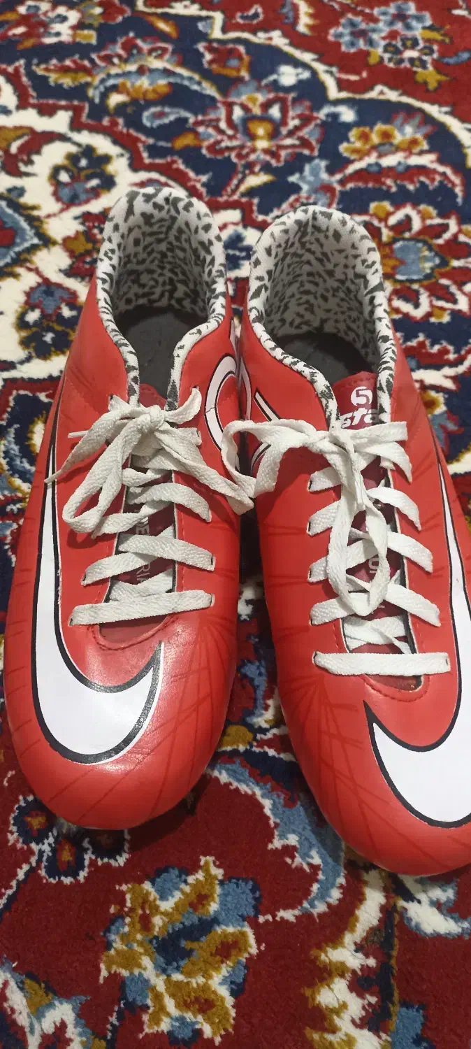 کتونی فوتبال میخی- والیبال و فوتسال|کیف، کفش، کمربند|قزوین, |دیوار