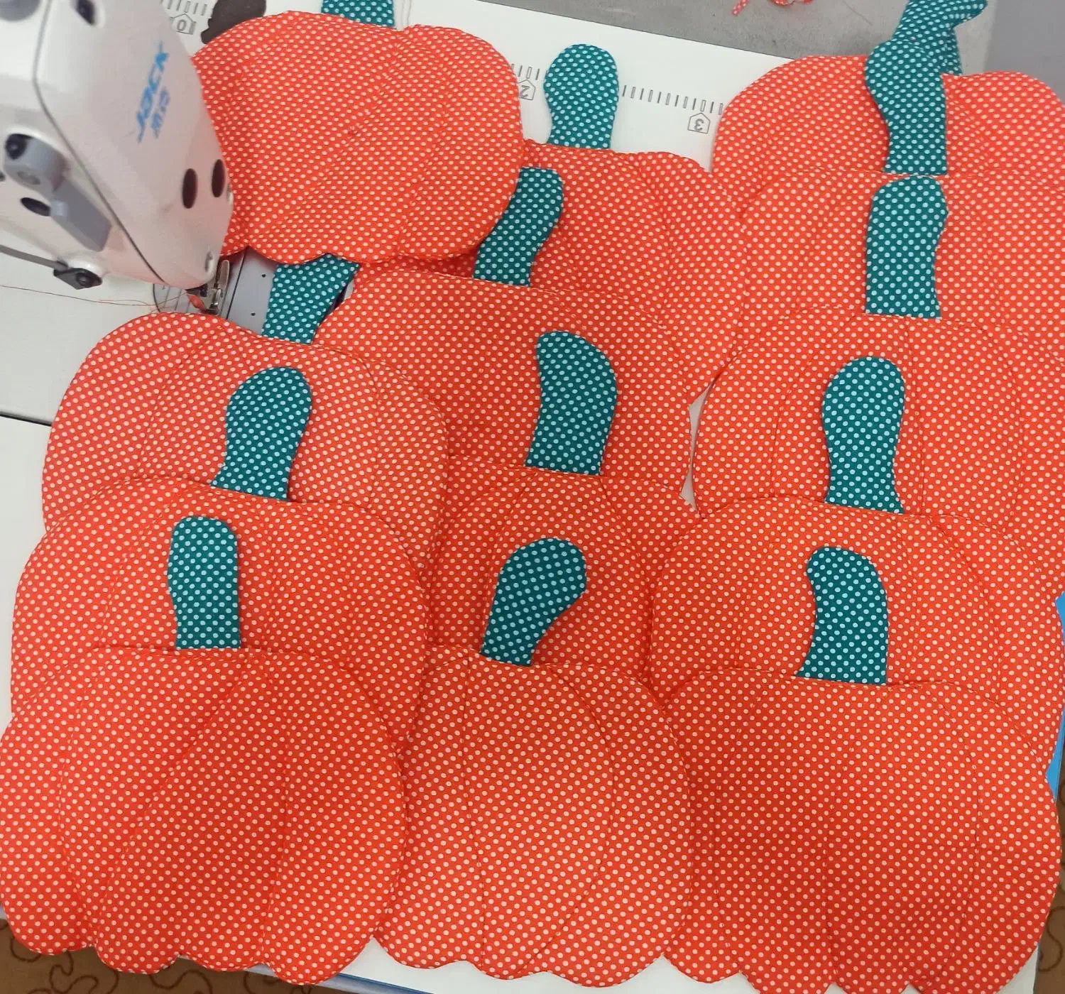 فروش انواع پیشبندوکاور قابلمه دستگیره وغیره|سفره، حوله، دستمال آشپزخانه|رودسر, |دیوار