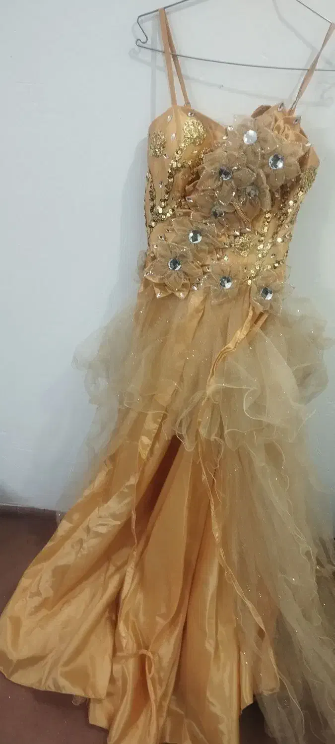 سلام|لباس|قم, ولیعصر|دیوار