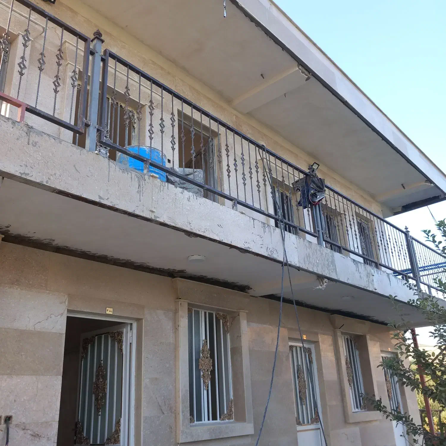 اجرای سنگ نما آرماتوربندی کاشی سرامیک مزایک بنایی|خدمات پیشه و مهارت|میانه, |دیوار