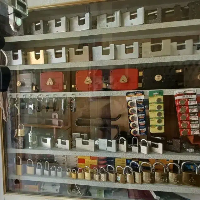 کلیدسازی شبانه روزی۱۰دقیقه به تمام نقطه تبریز|خدمات پیشه و مهارت|تبریز, |دیوار