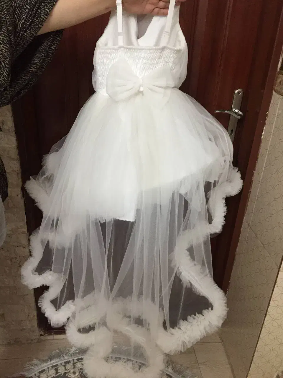 لباس مجلسی|لباس|میانه, |دیوار