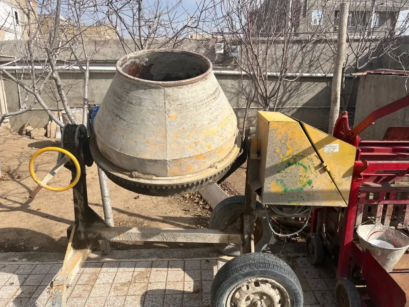 بلوک زن ومیکسر|مصالح و تجهیزات ساختمان|بشاریات, |دیوار