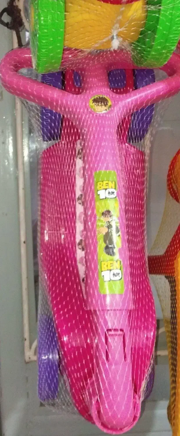 اسکوتر|دوچرخه، اسکیت، اسکوتر|تربت‌حیدریه, مسجد جامع|دیوار