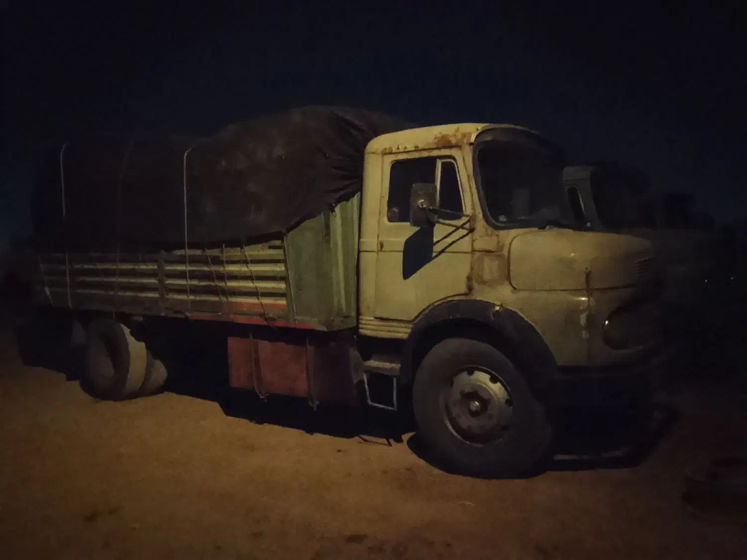 کامیون 911بغل باز شو ال پی 48 مدل 56|خودرو سنگین|قم, قلعه صدری|دیوار