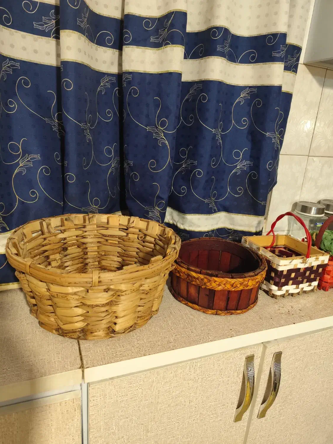 سبد های بزرگ و کوچک حصیری|صنایع دستی و سایر لوازم تزئینی|تهران, شهرک غرب|دیوار