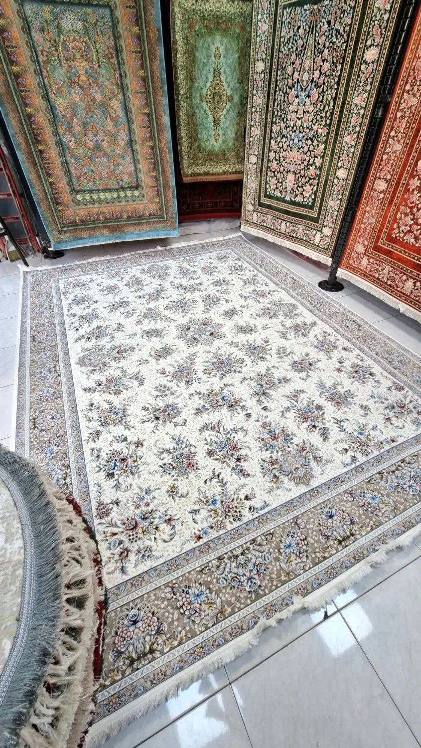 فرش افشان کرم ۱۲۰۰شانه پارسیا قم ۱۲و۹و۶ متری|فرش|قم, باجک دو|دیوار