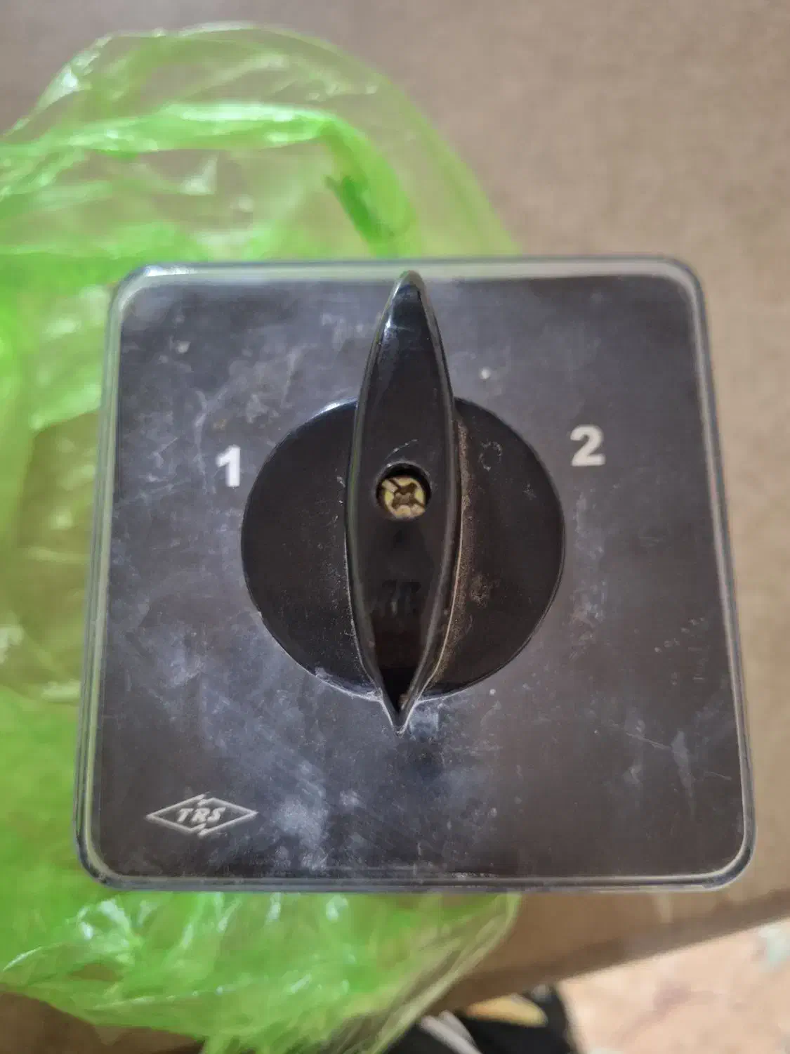 کلید چاقویی سه فاز|ابزارآلات|قم, شاه ابراهیم|دیوار