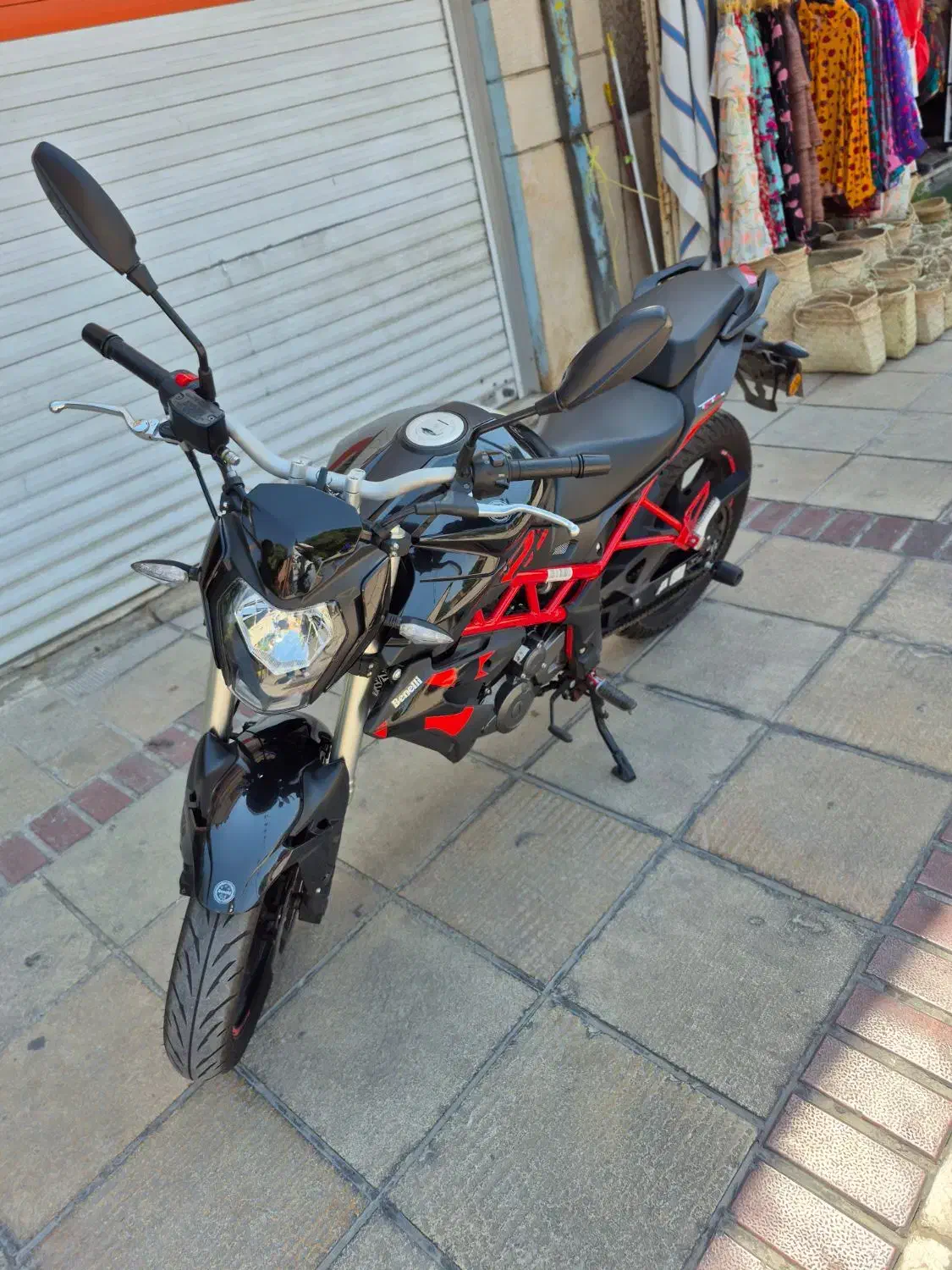 بنلی ۲۵۰ تک سیلندر بهمن ۱۴۰۲ مشابه صفر زیر قیمت|موتورسیکلت|شیراز, تاچارا|دیوار