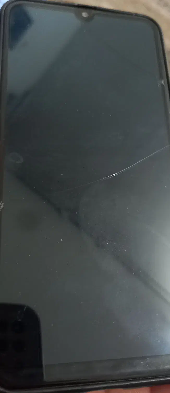 گوشی گمشده مژدگانی|اشیا|سبزوار, قصبه شرقی|دیوار