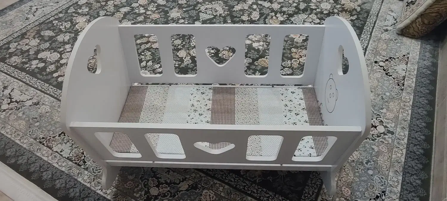 تخت گهواره ی نوزاد|تخت و سرویس خواب|اسلام‌‌آباد غرب, |دیوار