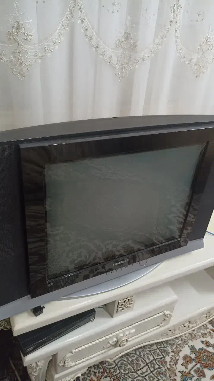 تلویزیون قدیمی سامسونگ به همراه دیجیتال|تلویزیون و پروژکتور|نیشابور, مسکن مهر نور|دیوار
