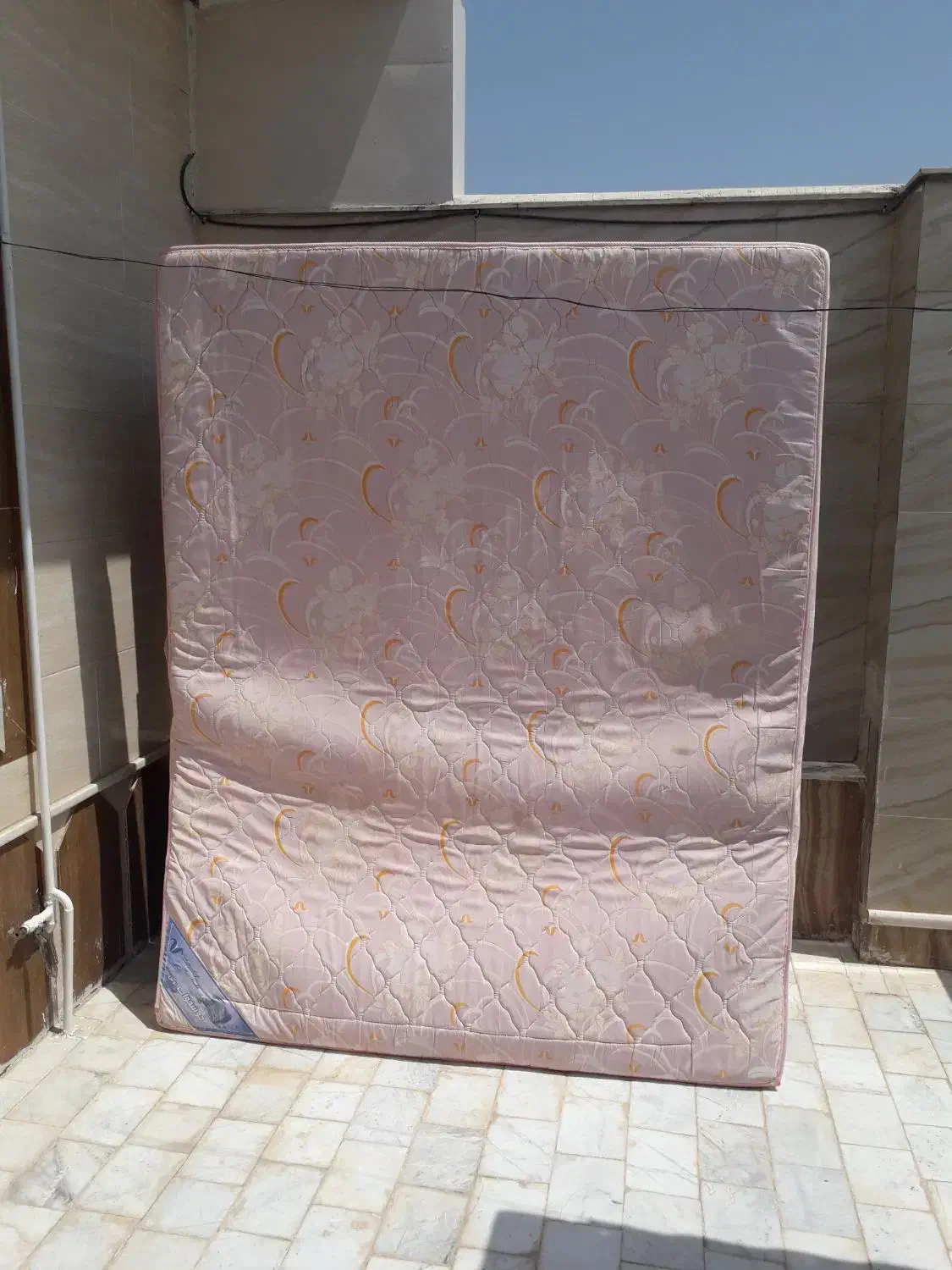 خوشخواب|تشک تختخواب|تربتحیدریه, حسنی بالا|دیوار