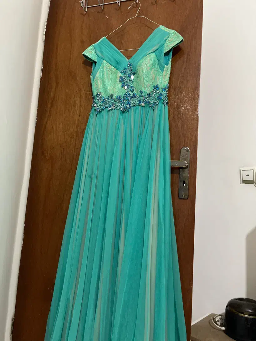 لباس مجلسی|لباس|ساری, |دیوار