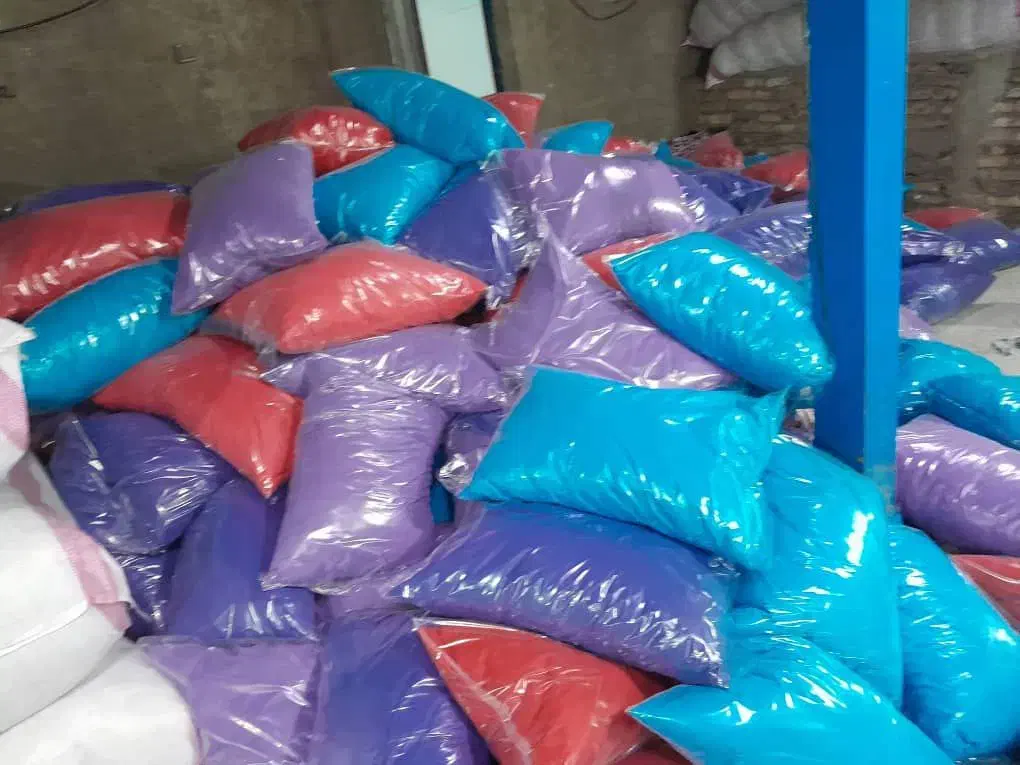 بالش|رختخواب، بالش، پتو|باغستان, |دیوار