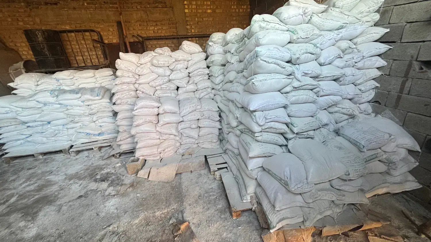 ماسه سیمان اجر گچ و انواع مصالح (قیمت در توضیحات)|عمده‌فروشی|شیراز, شریف‌آباد|دیوار