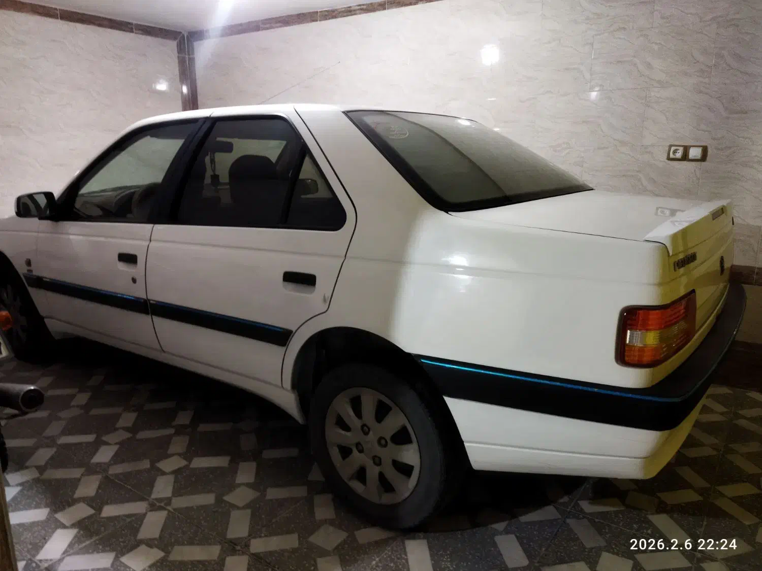 ماشین 405 تیوفایو|خودرو سواری و وانت|خورموج, |دیوار