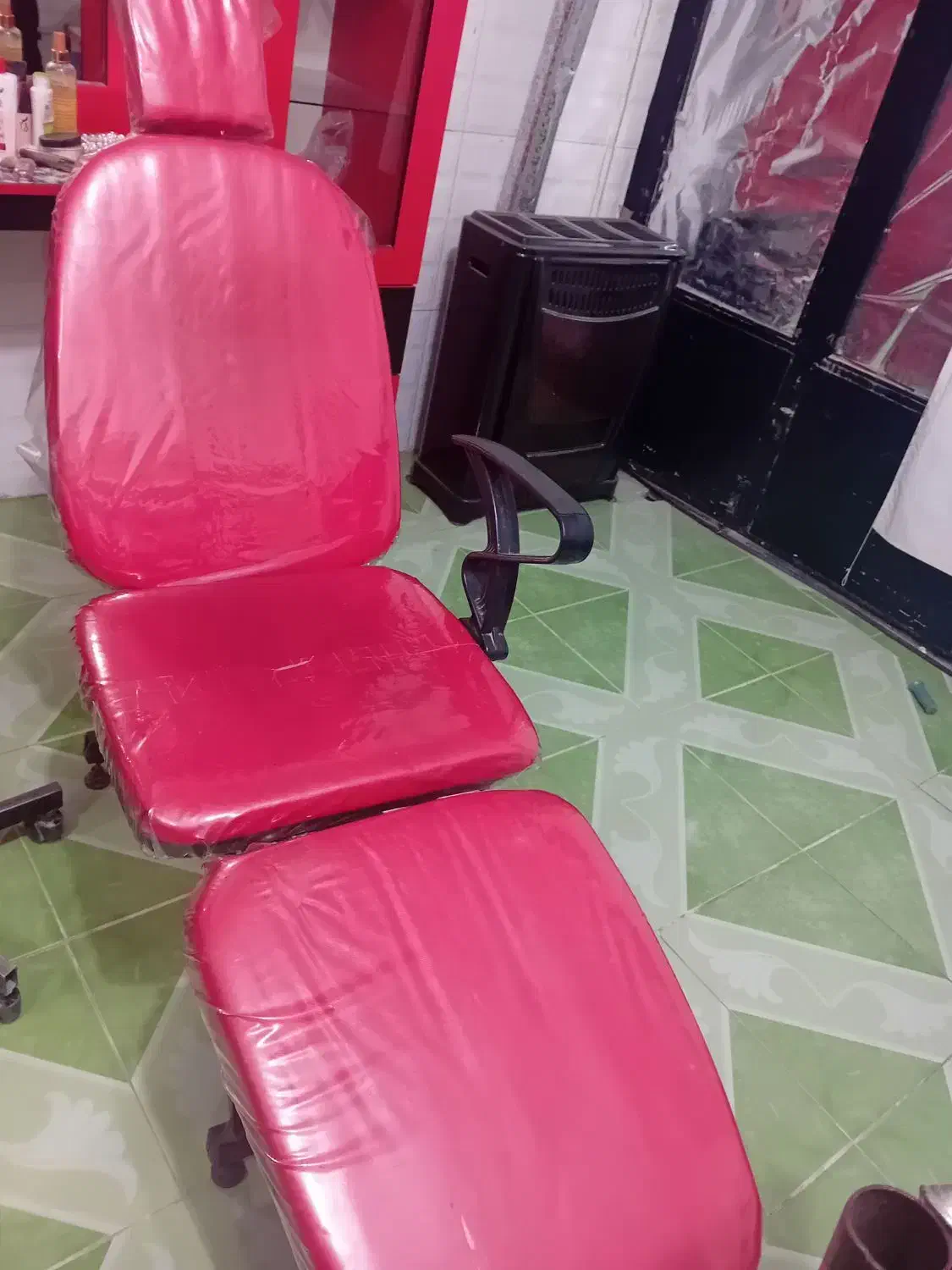 وسایل آرایشگاه|آرایشگاه و سالنهای زیبایی|مشگین شهر, |دیوار