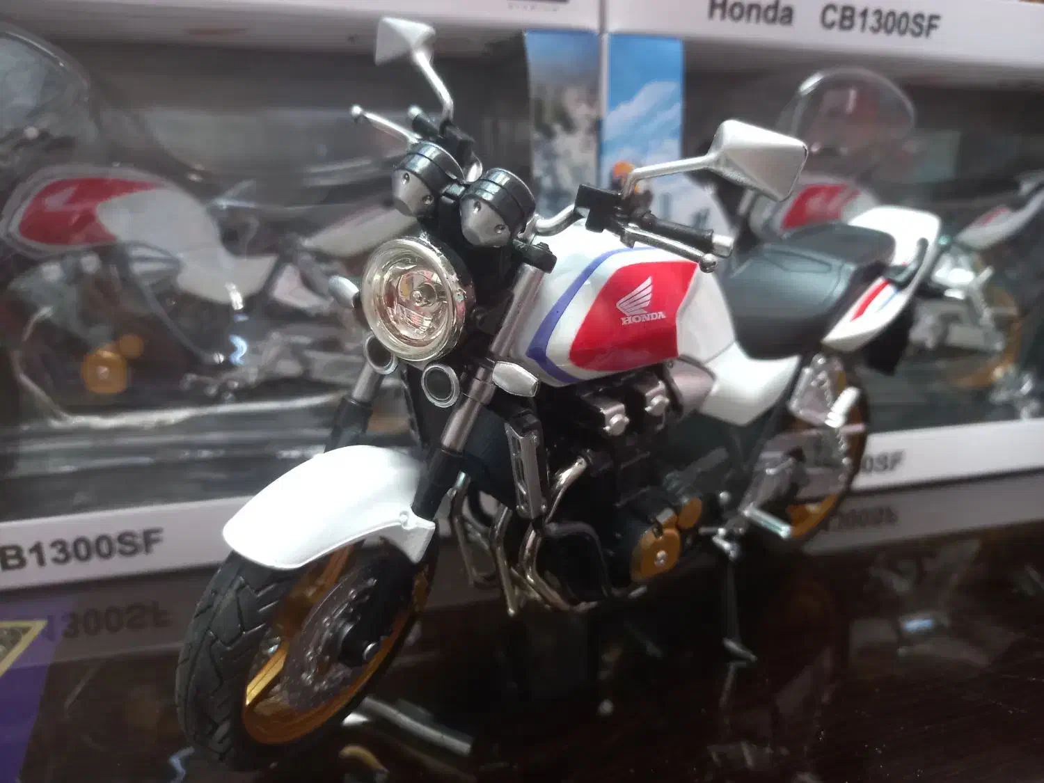 ماکت فلزی cb1300|کلکسیون و سرگرمی|مشهد, مصلی (کارمندان اول)|دیوار