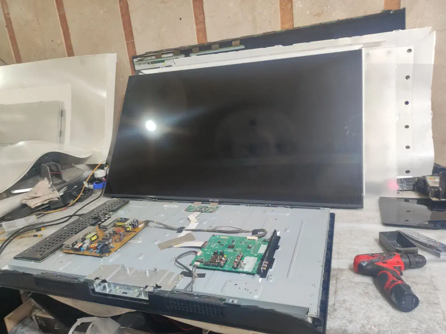 تلویزیون در محل شما|تلویزیون و پروژکتور|ساوه, |دیوار