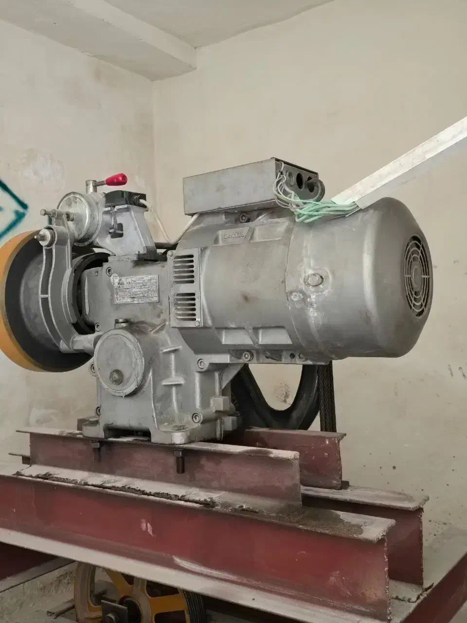 سرویس و نگهداری اسانسور  و تعمیرات۲۴ ساعته|خدمات پیشه و مهارت|بندرعباس, |دیوار