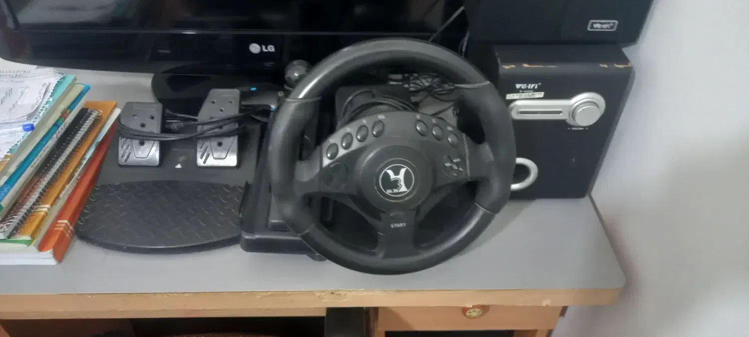 فرمان بازیکامپیوتر|کنسول، بازی ویدئویی و آنلاین|صحنه, |دیوار