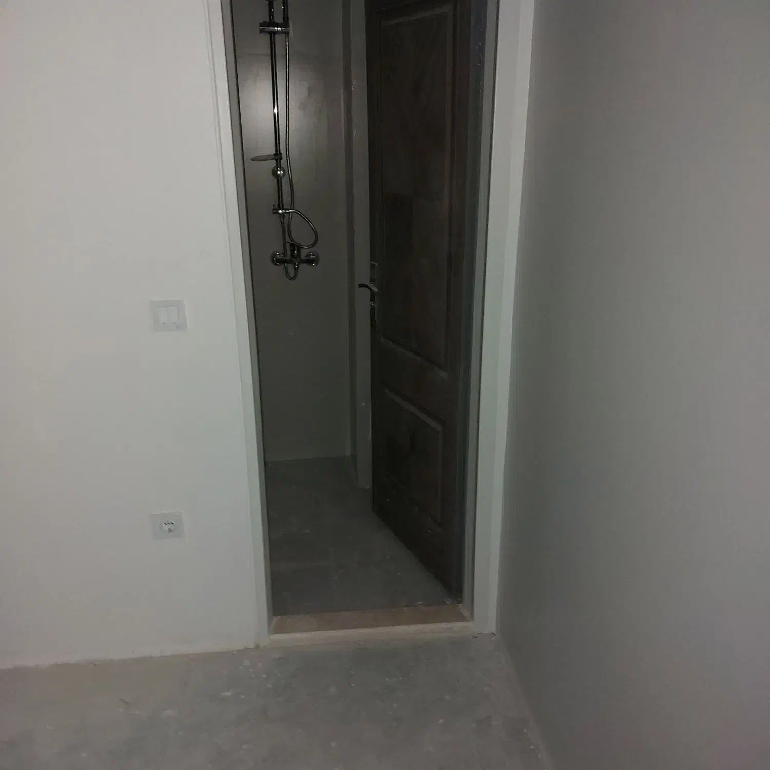 ۳۵ متر کلید نخورده با پارکینگ مزاحم