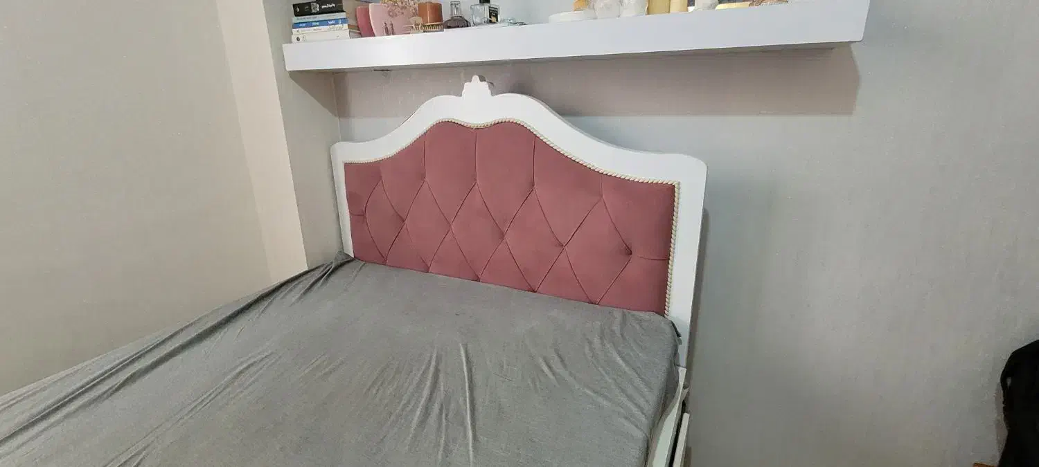 تخت خواب کشویی دو نفره|تخت و سرویس خواب|رشت, معلم|دیوار