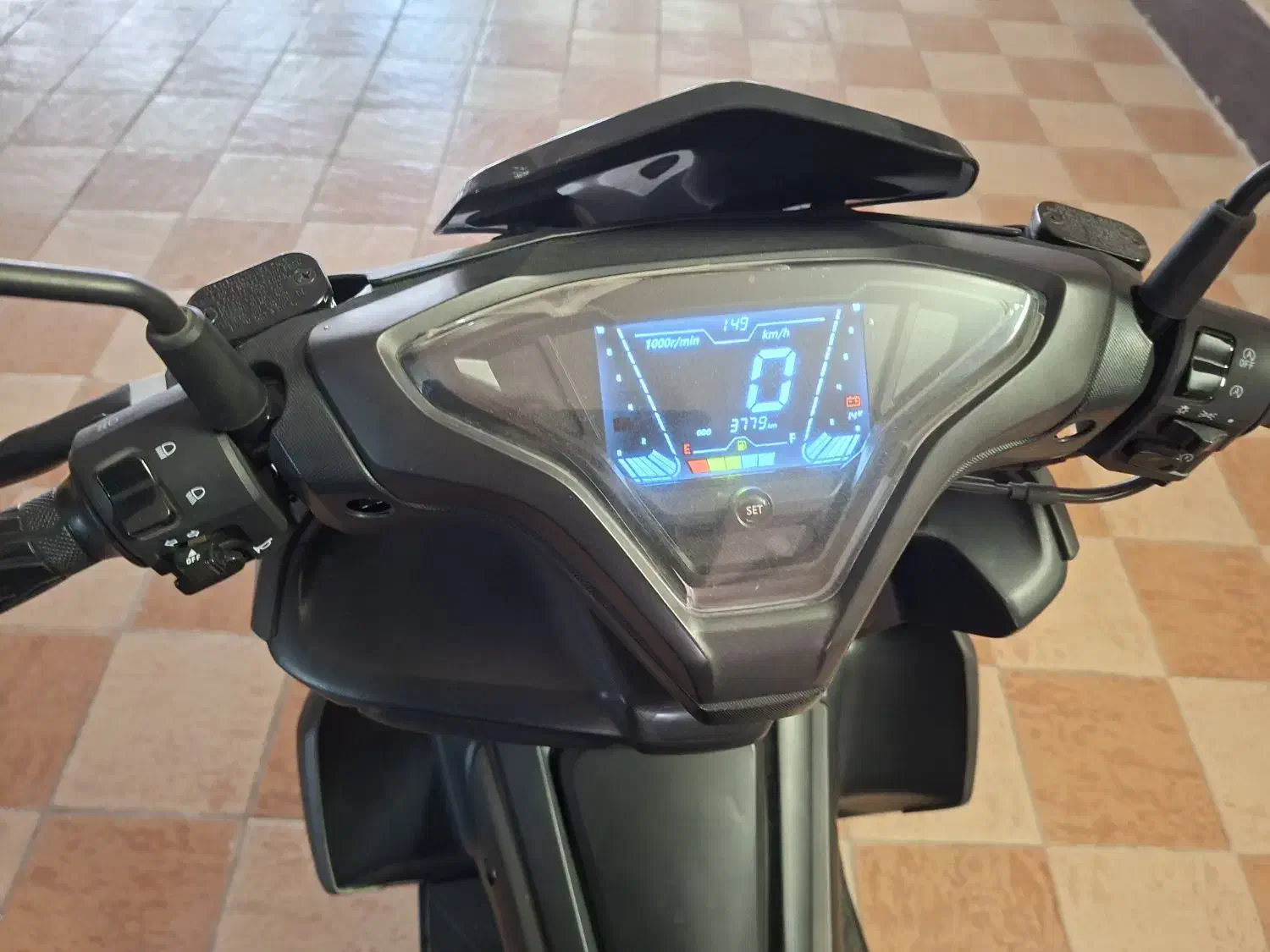 موتور آیروکس|موتورسیکلت|قم, شاه سید علی|دیوار