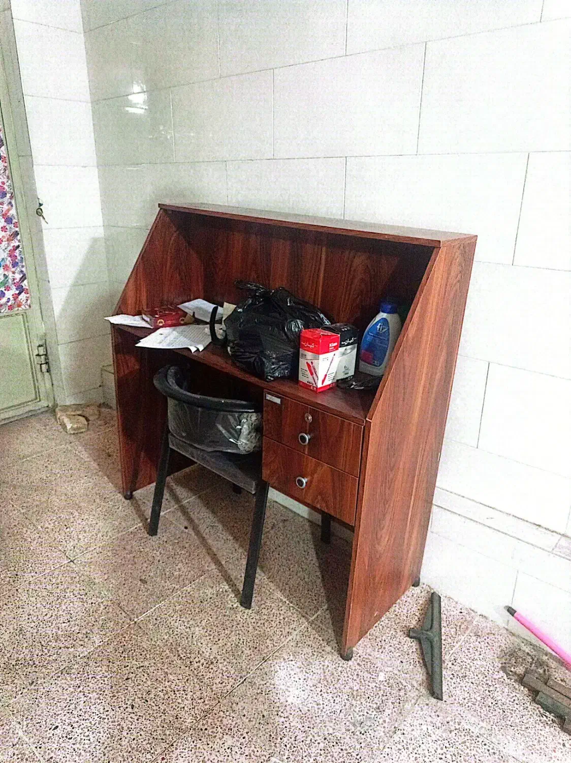 میز تحریر ، کمد 4 کشو، صندلی و مبل راحتی|دفتر کار|تهران, کن|دیوار