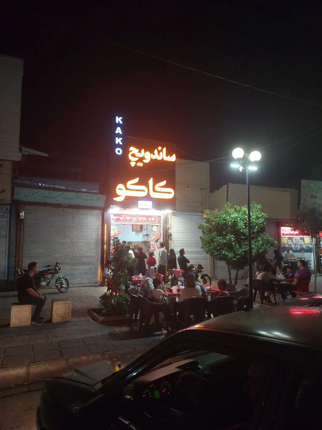 به یک نیروی کارآقا نیازمندیم|استخدام خدمات فروشگاه و رستوران|شیراز, فخرآباد (دروازه کازرون)|دیوار