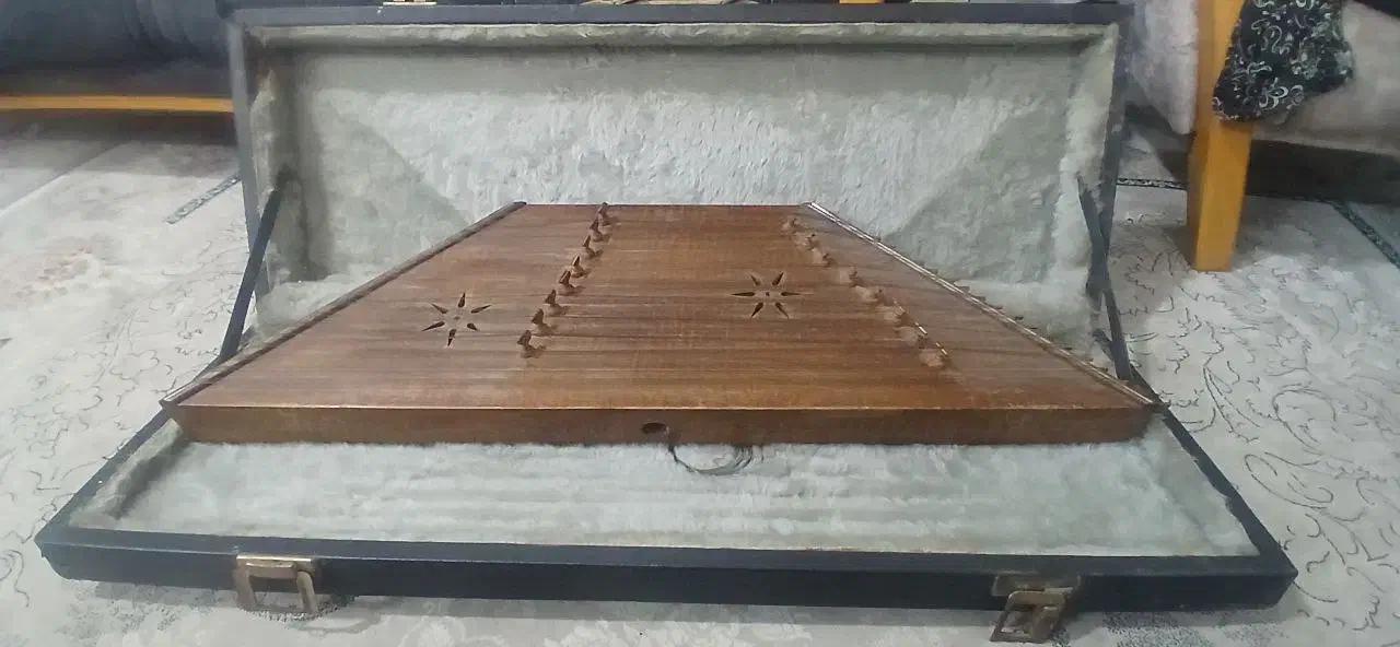 سنتور ۹ خرک|سازهای سنتی|ورامین, ورامین|دیوار