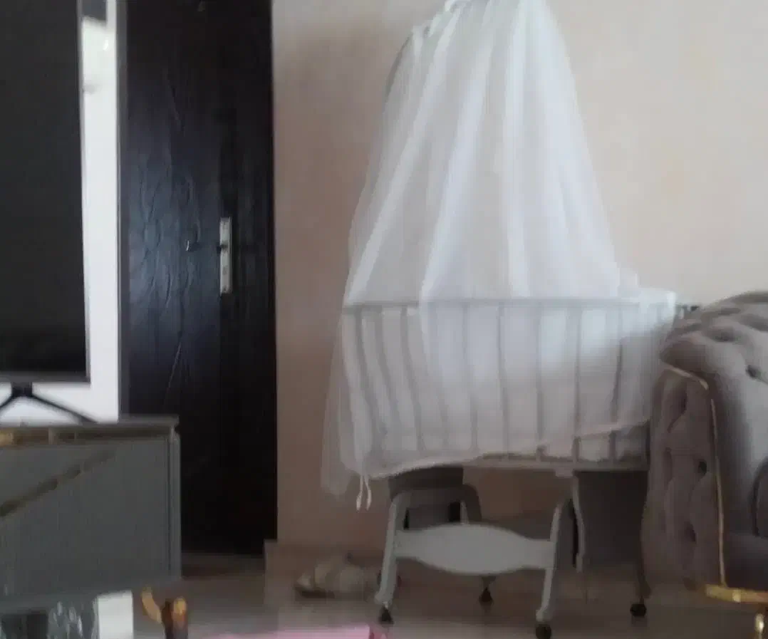 تخت کنار مادر نو|تخت و صندلی بچه|شهریار, شهریار|دیوار