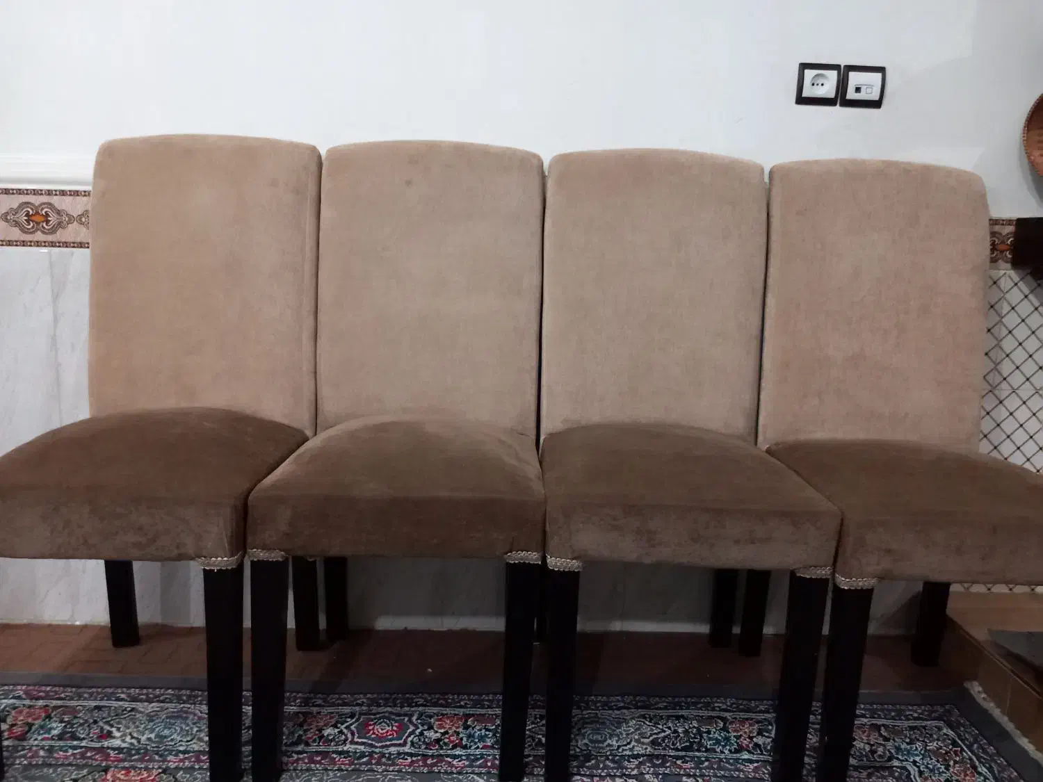 چهار عدد صندلی سالم|میز و صندلی غذاخوری|ملایر, |دیوار