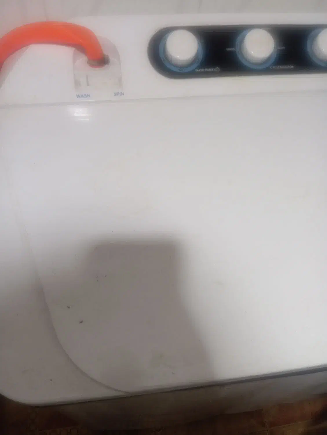 ماشین لباسشویی ۴تومن سالم در حد نوع|ماشین لباسشویی و خشک‌کن لباس|لاهیجان, شهرک جانبازان|دیوار