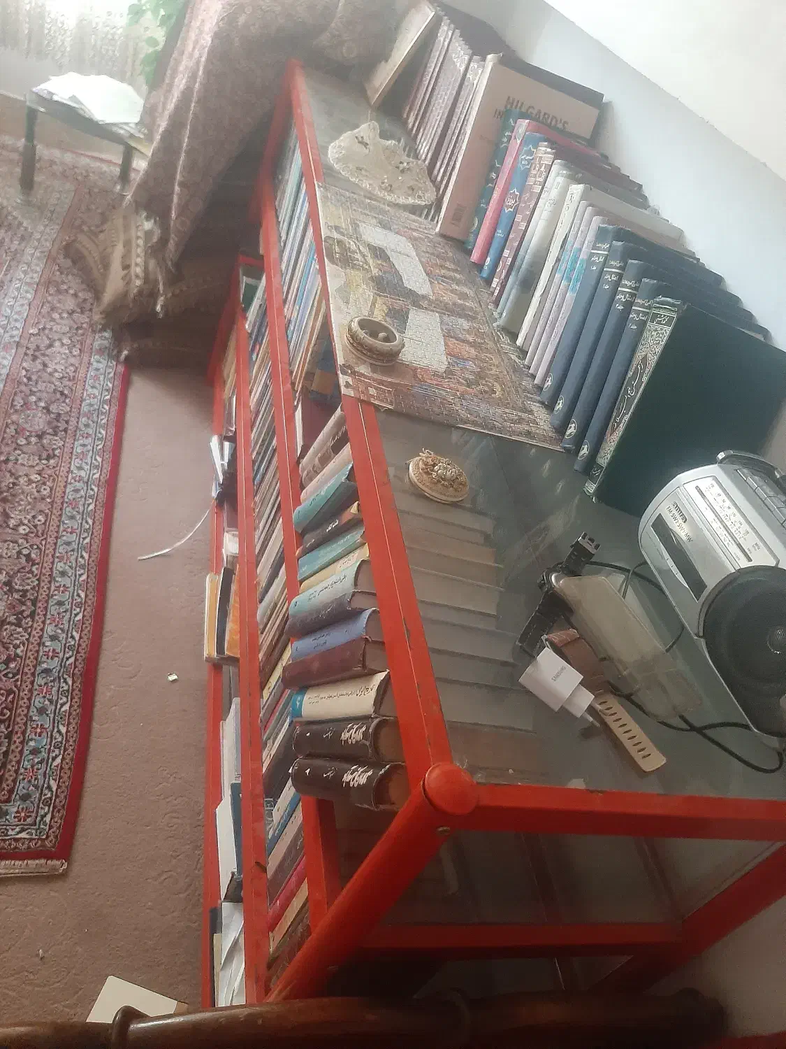 ویترین فلزی|کتابخانه، شلف، قفسههای دیواری|میانه, |دیوار