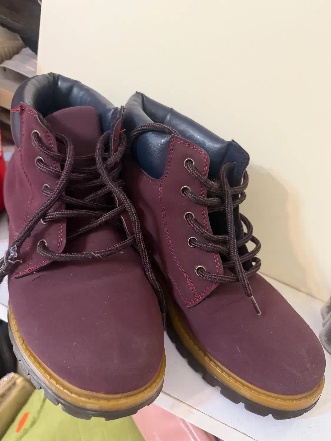 پوتین|کیف، کفش، کمربند|تبریز, |دیوار