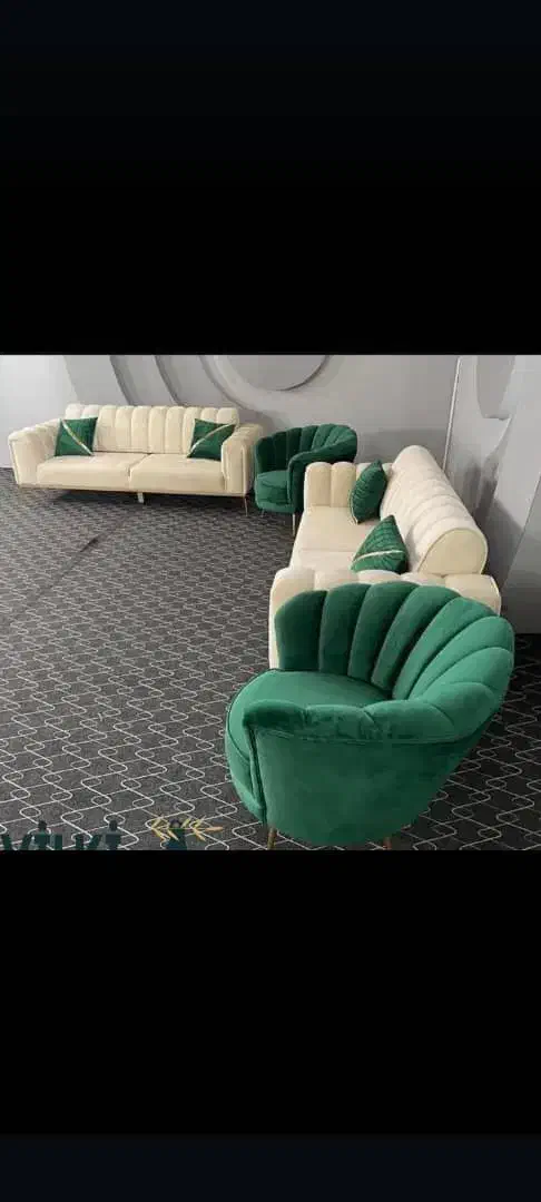 تولید وتعمیر وتعویض روکش انواع مبل و|مبلمان خانگی و میز عسلی|رضوانشهر, |دیوار