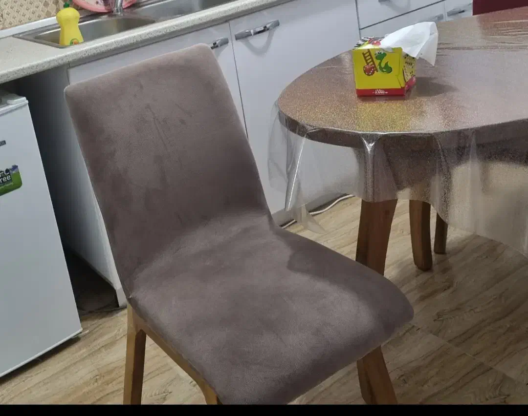 میز نهارخوری سالم|میز و صندلی غذاخوری|رشت, کوی فکوری|دیوار