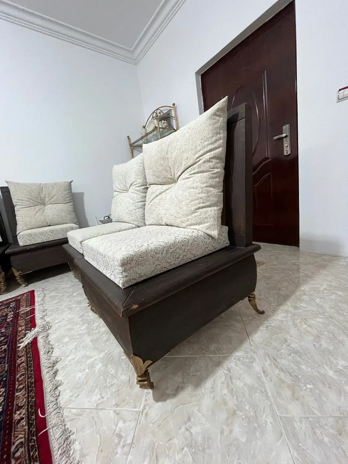 ۱۶ عدد مبل تک نفره + میز جلو مبلی|مبلمان خانگی و میز عسلی|رامسر, |دیوار