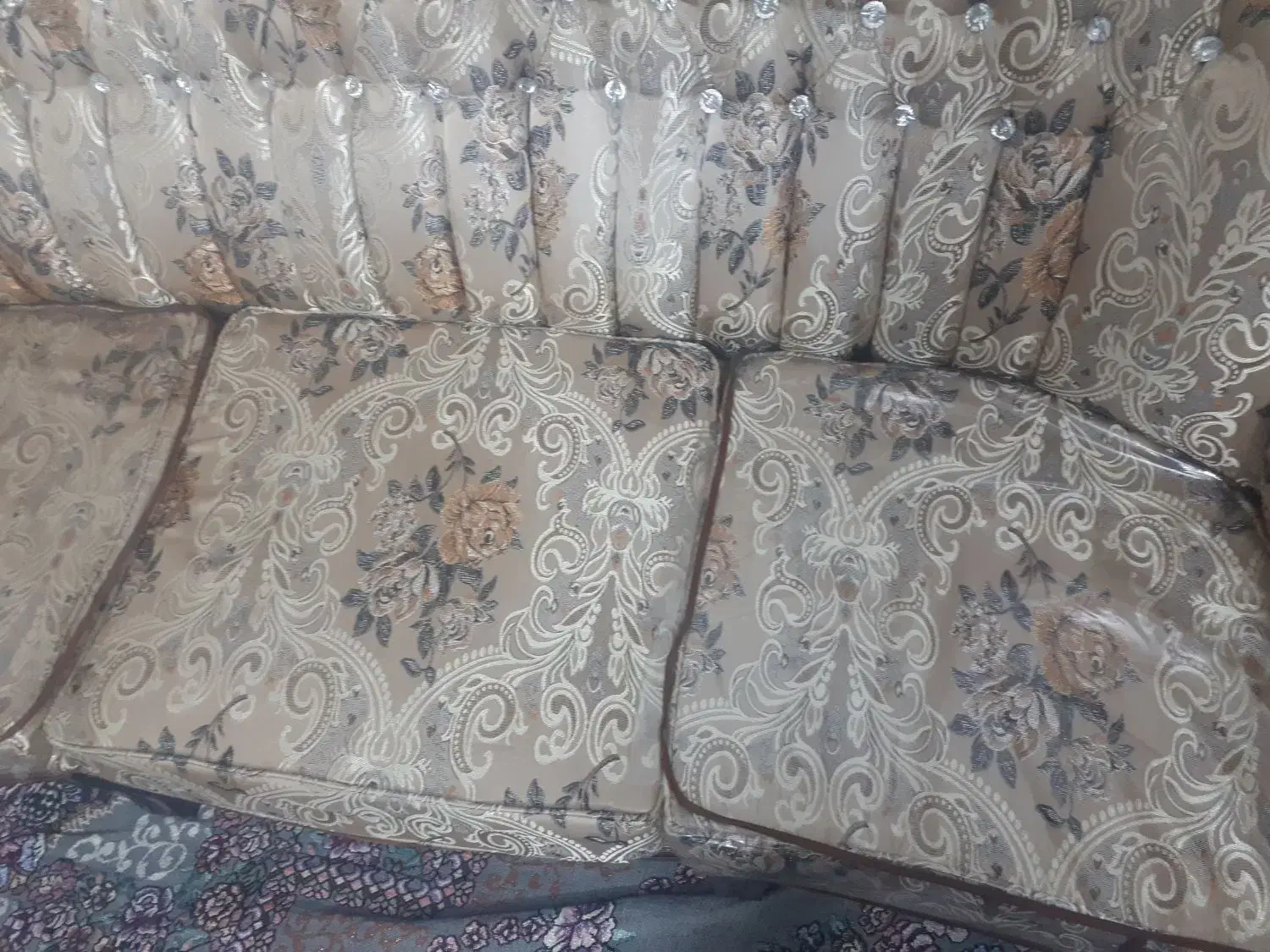 مبل|مبلمان خانگی و میز عسلی|گلبهار, شهر جدید گلبهار|دیوار