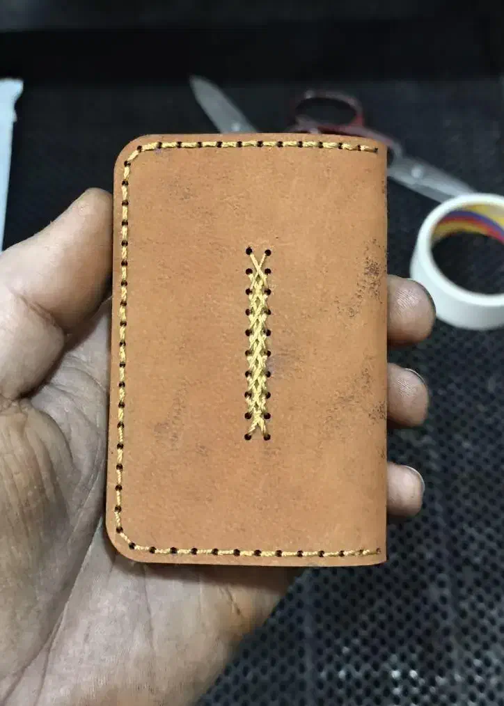 تولید محصولات چرم طبیعی دستدوز|کیف، کفش، کمربند|مشهد, عامل|دیوار