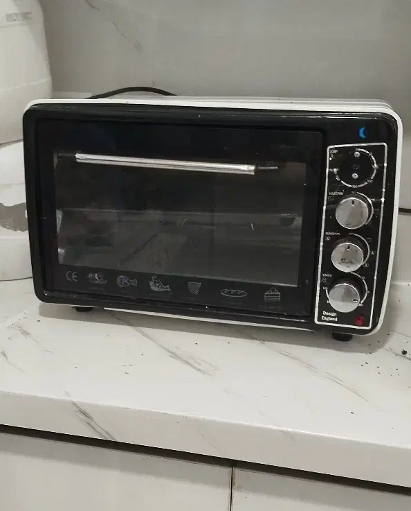 لوازم منزل تخت و پشتی و آون تستر|اجاق گاز و لوازم برقی پخت‌وپز|شیراز, هفت تنان|دیوار