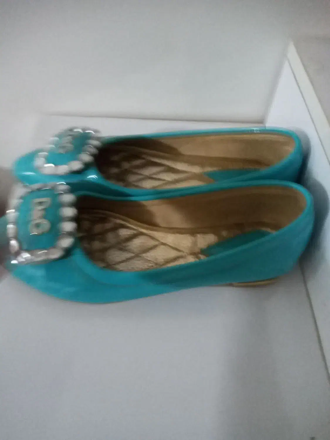 کفش|کیف، کفش، کمربند|نقده, |دیوار