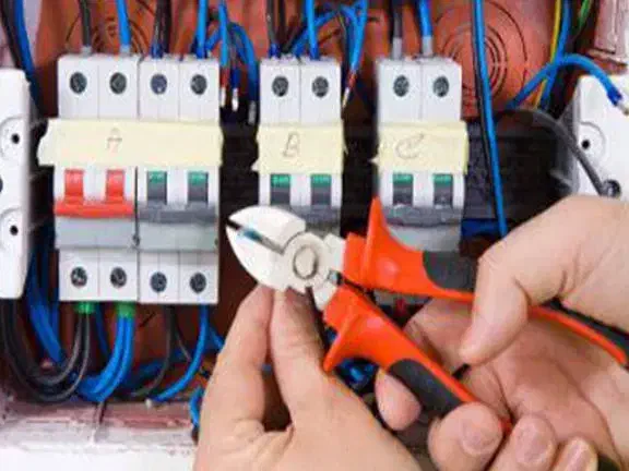 نصب دوربین مداربسته و دزدگیر اماکن و خدمت برقکاری|خدمات پیشه و مهارت|تهران, دولاب|دیوار