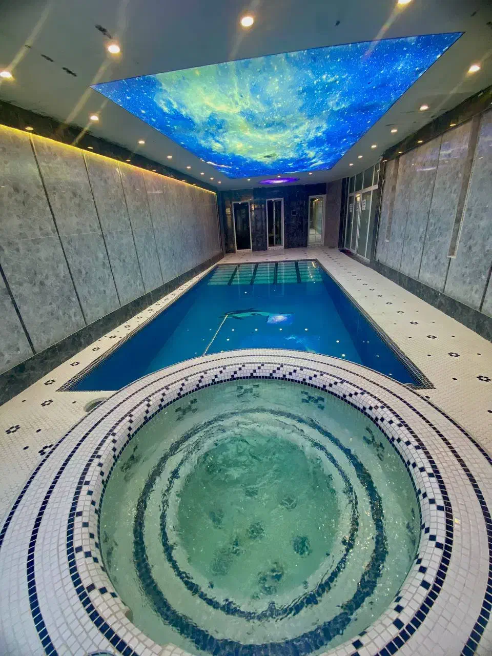 ویلا۱۰۰۰متری دوبلکس بااستخرو جکوزی داغ  و زلال|اجارهٔ کوتاه‌مدت ویلا و باغ|کاشمر, |دیوار