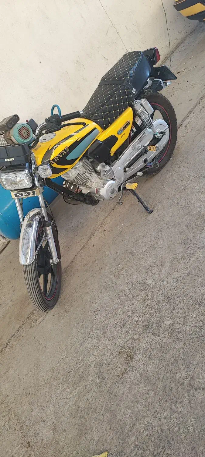 موتور ۲۰۰|موتورسیکلت|بروجرد, |دیوار