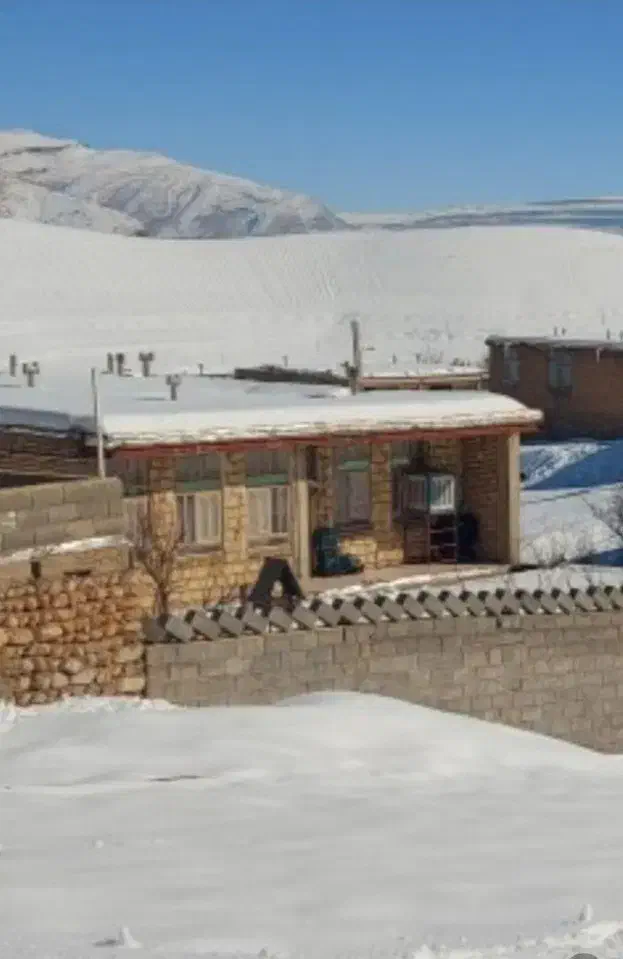 فروش ویلایی استان اصفهان شهرستان سمیرم|فروش خانه و ویلا|پادنا, |دیوار