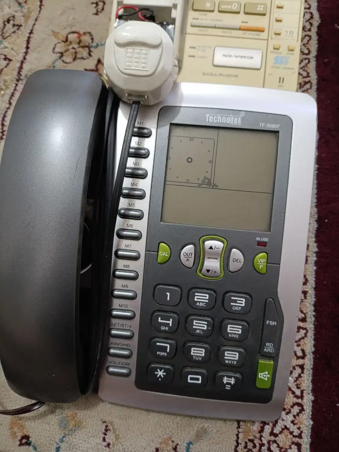 ۴تا تلفن رومیزی ۲۲۰۰۰۰۰۰|تلفن رومیزی|شیراز, ماه فیروزان|دیوار